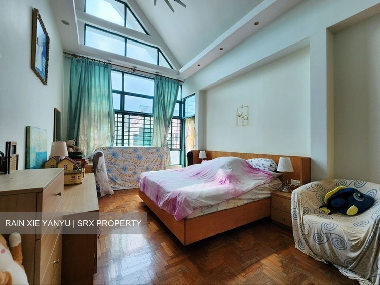 Charlton 18 (D19), Terrace #529537191